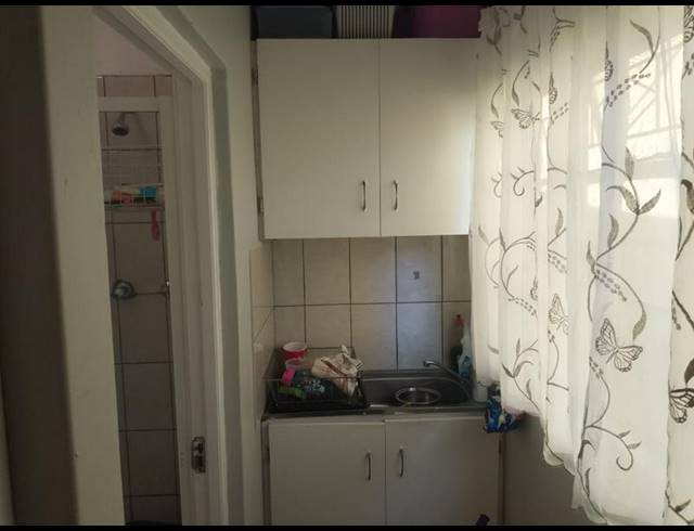 2 BEDROOM PROPERTY TO RENT IN KINGSWOOD